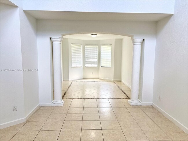 Building Photo - 10514 Galleria St
