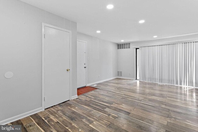 Building Photo - 1505 Woodhollow Dr