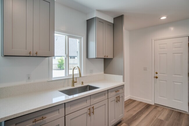 Foto del edificio - 1532 N Avenue 45