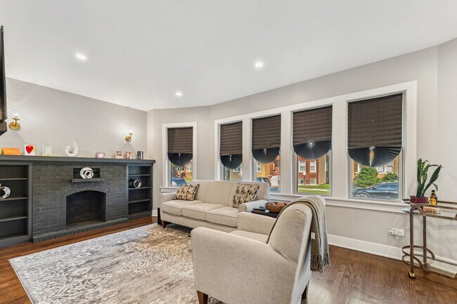 Foto del edificio - 7930 S Perry Ave