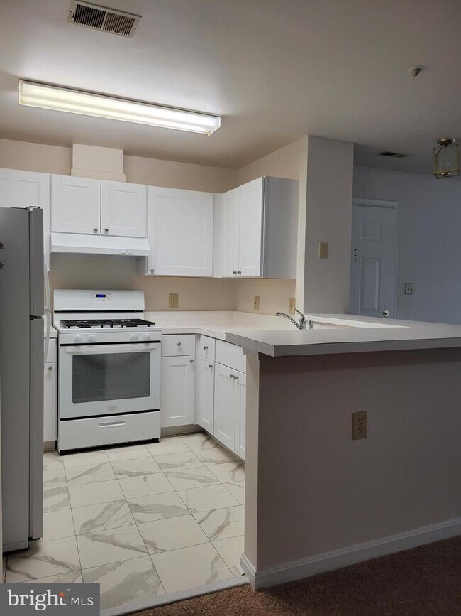 Foto del edificio - 3110 River Bend Ct