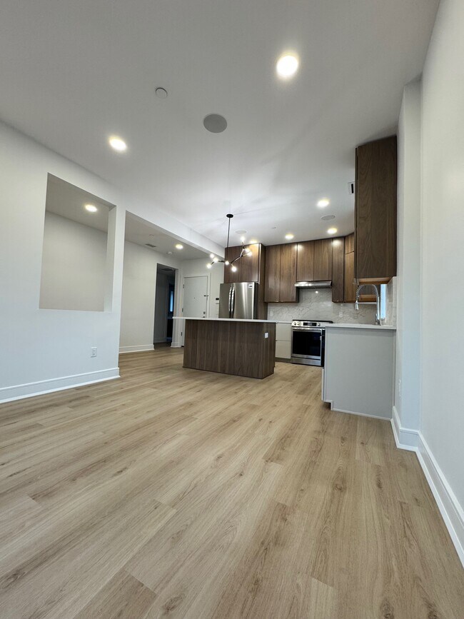 Building Photo - 85 W High St