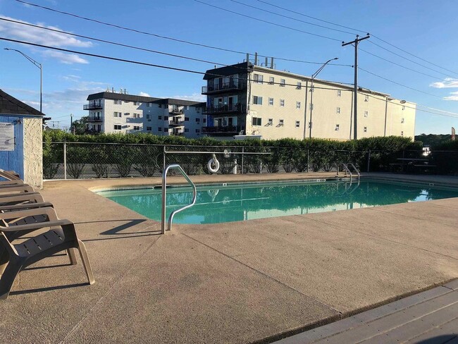Foto del edificio - 933 Ocean Blvd