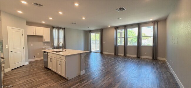 Building Photo - 8726 Sand Verbena Ave
