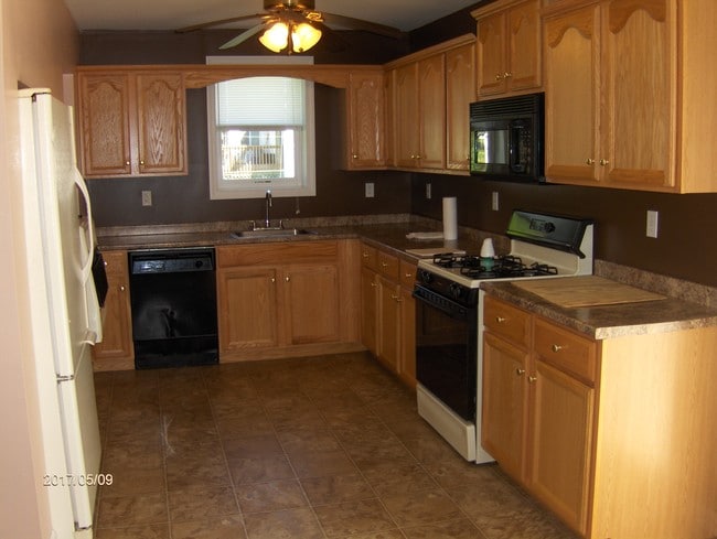 Cocina - 730 Tatum St