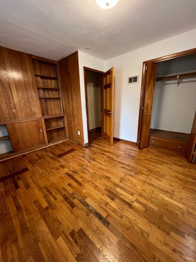 Foto del edificio - Large Single Family Home on the South Side