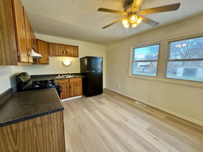 Foto del edificio - 708 Maumee Dr