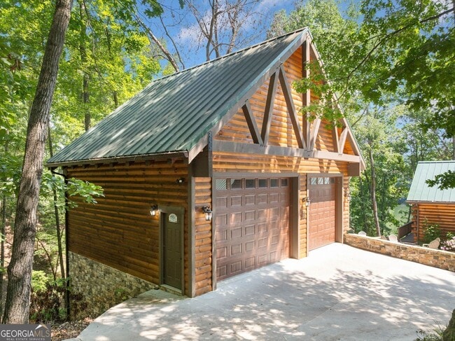 Building Photo - 5281 Laurel Ln