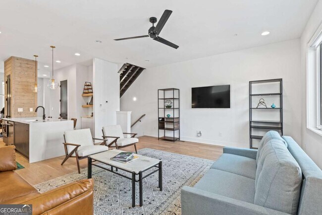 Foto del edificio - 2424 Memorial Dr SE