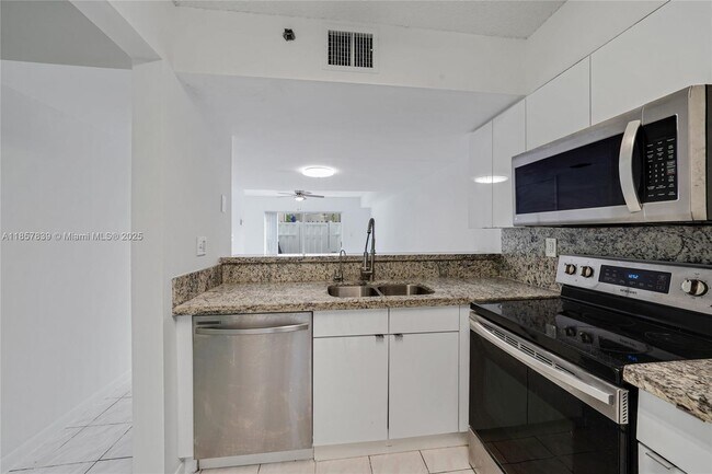 Building Photo - 139 Riviera Cir