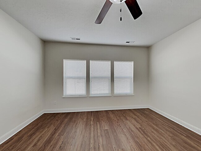 Building Photo - 63 S Lancaster Dr