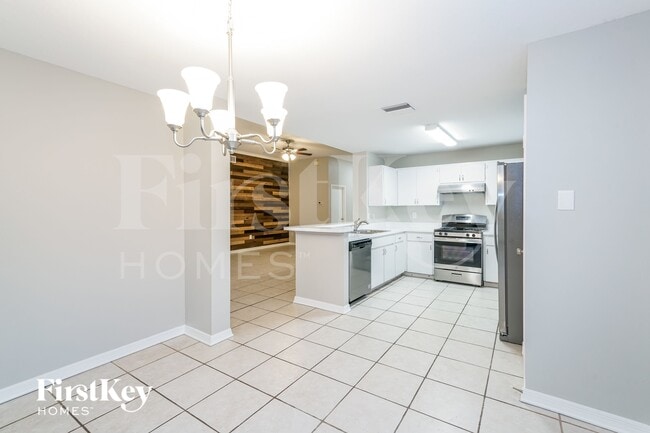 Building Photo - 28807 Skyglade Pl