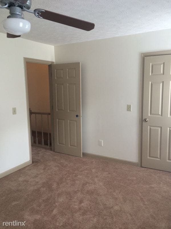 Building Photo - 2 br, 2.5 bath Townhome - 2047 Charter Ln