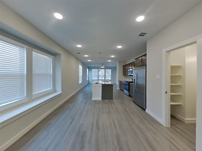 Building Photo - 2407 Foster Hl Rd