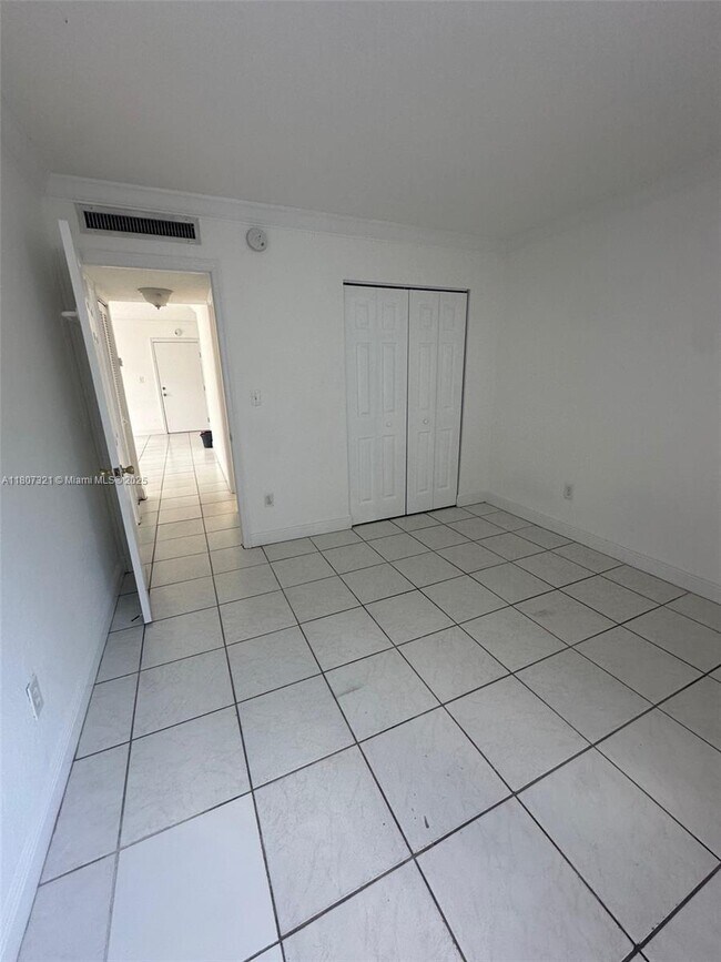 Foto del edificio - 8003 W 6th Ave