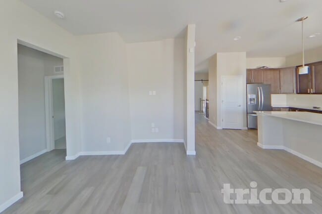 Building Photo - 686 Ranchhand Dr