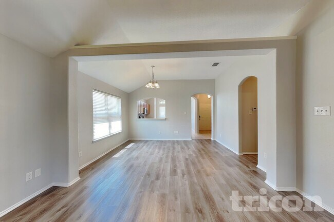 Building Photo - 304 Sardius Blvd