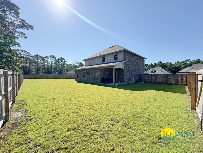 Foto del edificio - Charming Craftsman Home in Nature’s Cove, ...