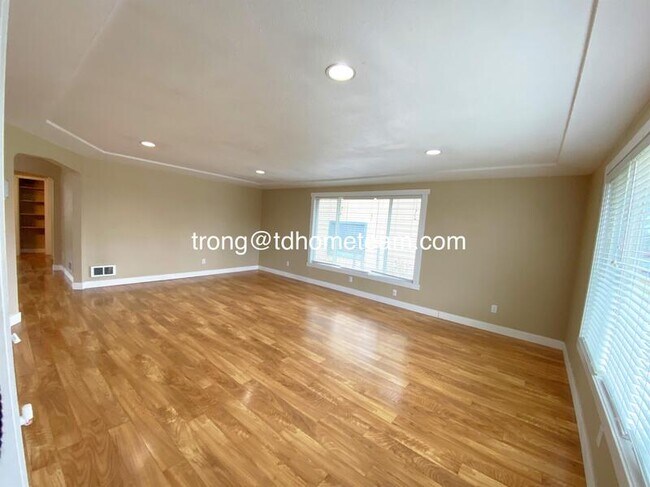 Foto del edificio - 5302 S Pine St