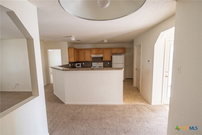 Building Photo - 4607 Lloyd Dr