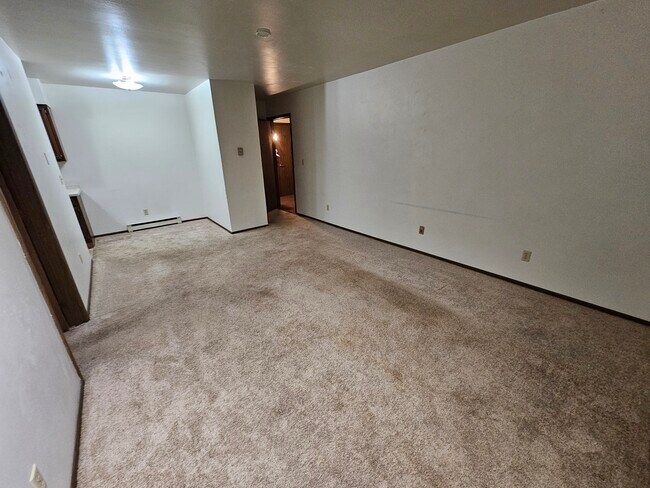 Building Photo - 401 N East St