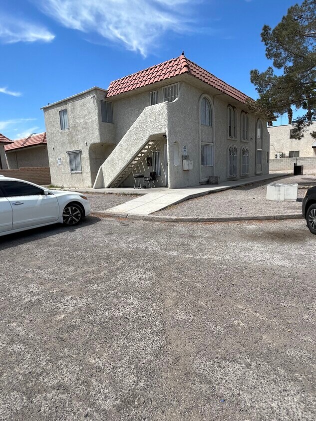 Primary Photo - 4437 Newsom Cir