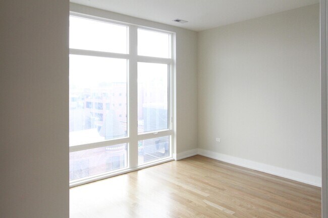 Foto del edificio - 3200 N Southport Ave