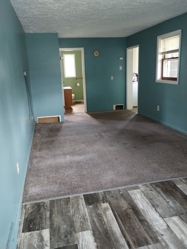 Sala de estar - 5025 Clinton Street Rd