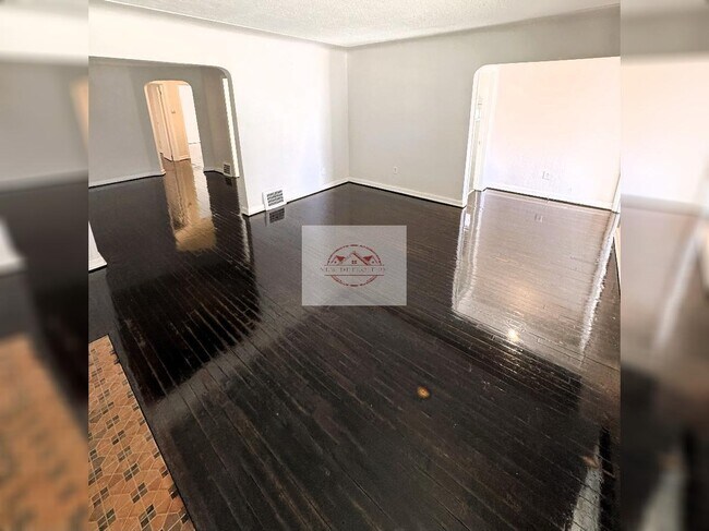 Building Photo - Charming 3-Bedroom Home in Vibrant Detroit...
