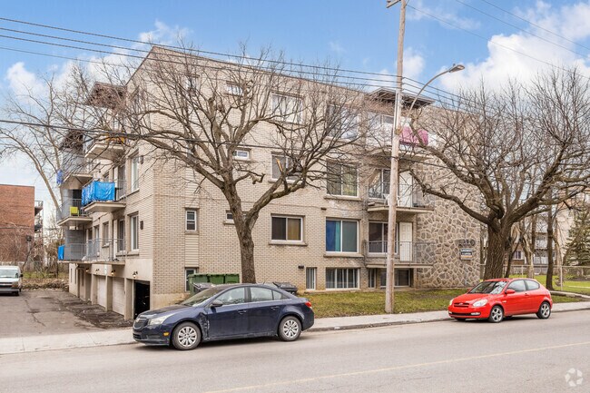 Building Photo - 5320 Rue Dudemaine