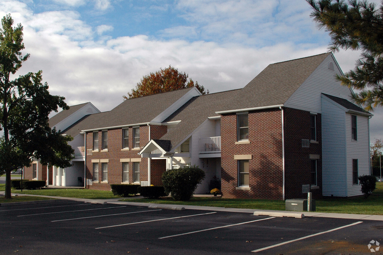 Building Photo - Oxford Manor Apartments