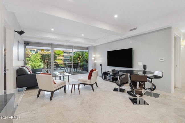 Foto del edificio - 7121 E Rancho Vista Dr