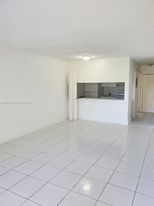 Foto del edificio - 251 NW 177th St