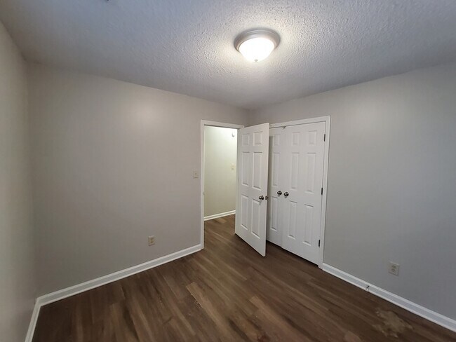 Building Photo - 2169 Stone Stream Dr