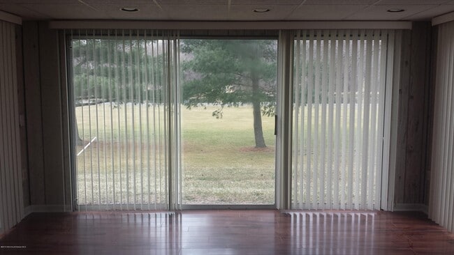 Building Photo - 434A Andover Dr