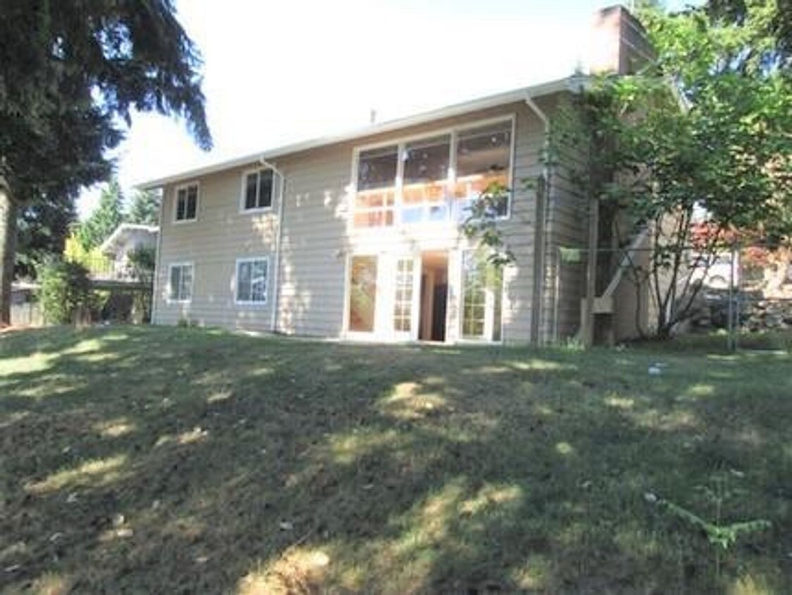 Primary Photo - 157th Ave SE (533)