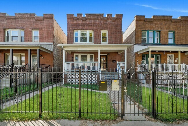 Building Photo - 820 N. Francisco Ave