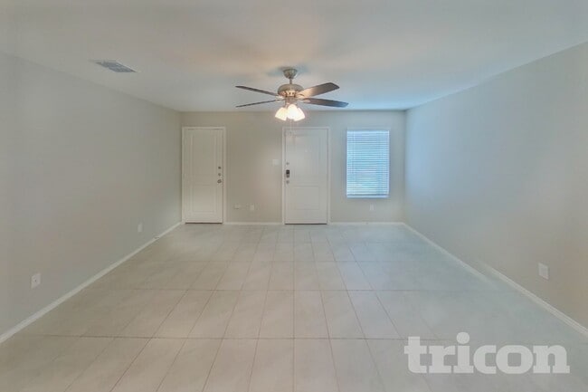 Building Photo - 6445 Middlebury Dr