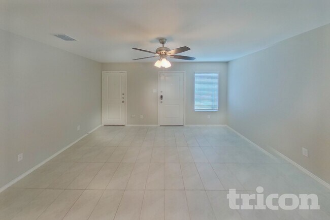 Foto del edificio - 6445 Middlebury Dr