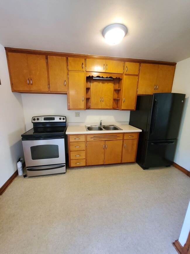 Building Photo - 4030 S Kinnickinnic Ave