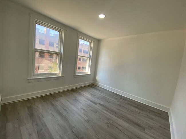 Foto del edificio - 725 Washington St