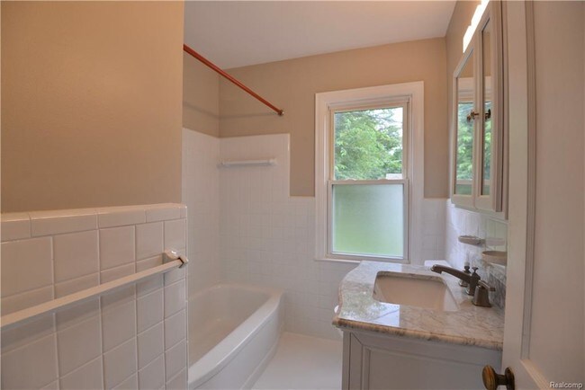 Foto del edificio - 11388 Farley