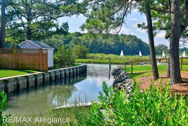 Foto del edificio - 3 br, 2.5 bath House - 815 CLOSE AVENUE