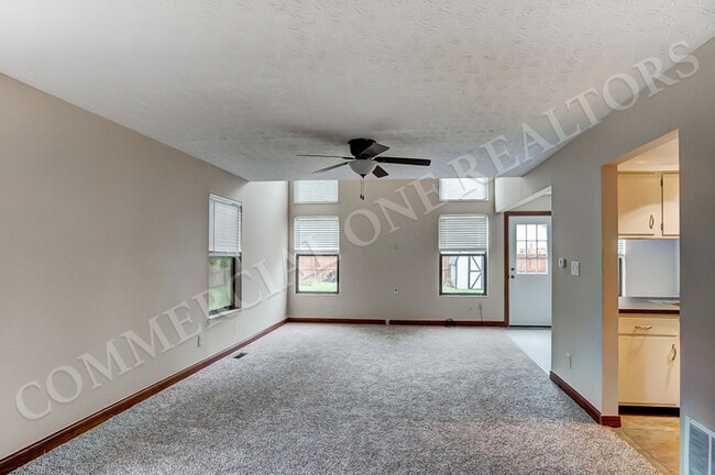 Building Photo - Great 3 Bedroom Home in Worthington Schools!