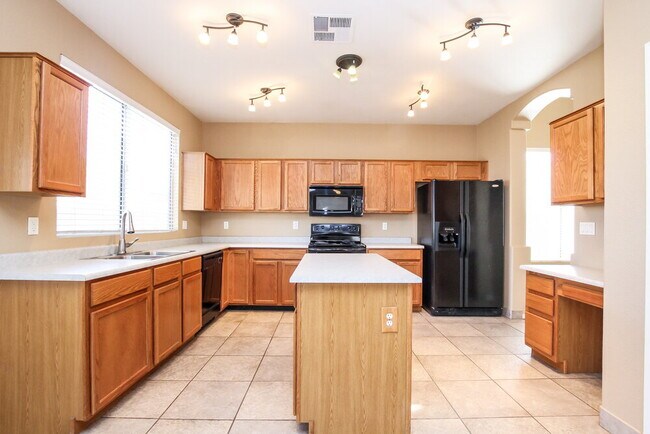 Foto del edificio - 2575 S 159th Ave