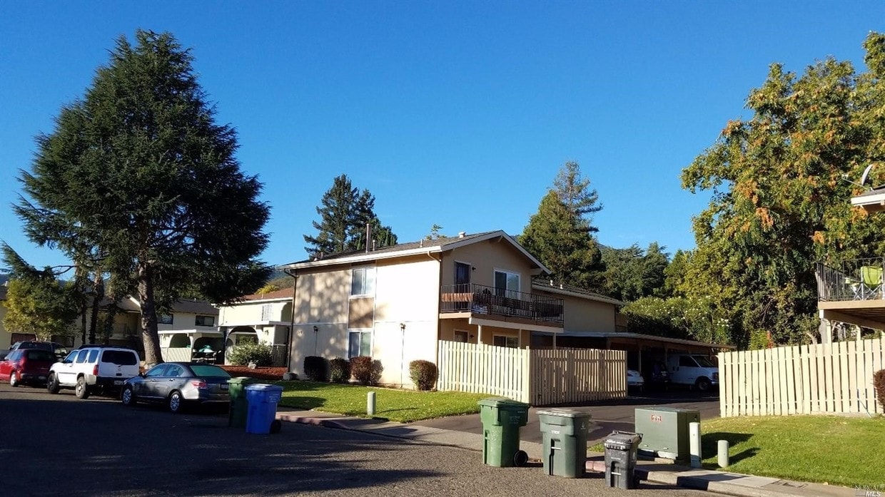 140 Washington Ct, Ukiah, CA 95482 Apartments in Ukiah, CA