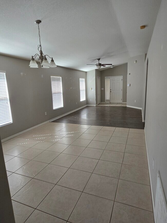 Building Photo - 3302 Whitley Bay Ct