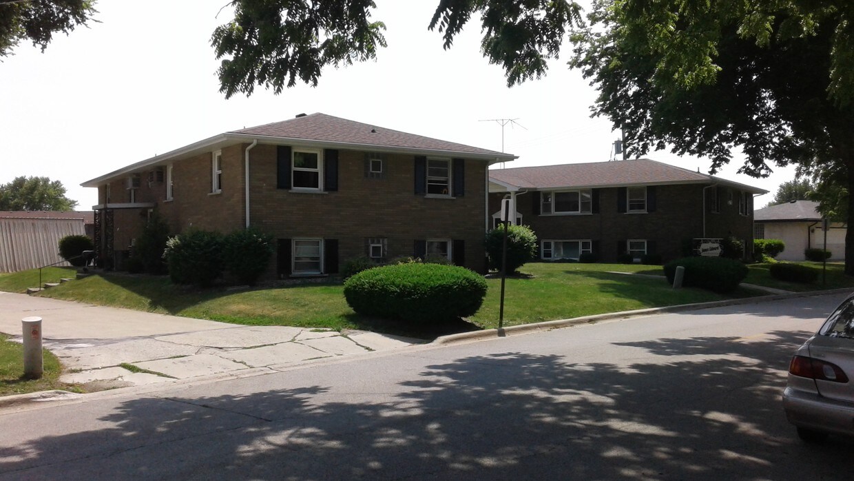 40 W Cook St, Manteno, IL 60950 Apartments in Manteno, IL