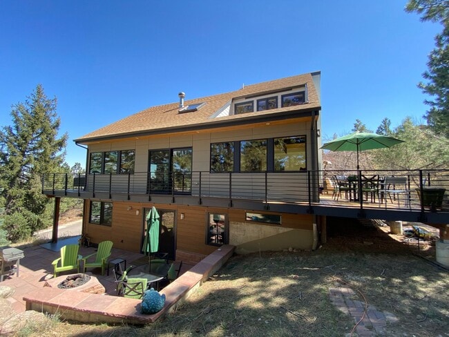 Building Photo - 3 Bed 4 Bath Home on in South Boulder.  Re...