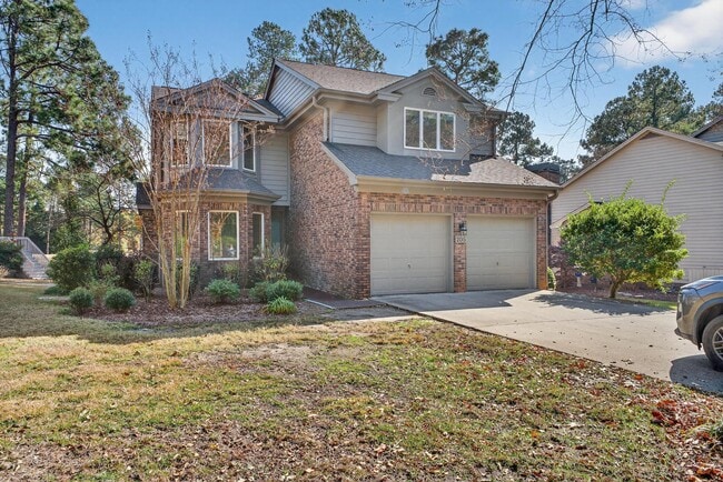 Building Photo - 205 Club Villa Dr W